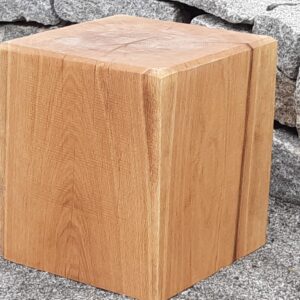 Dubový kvádr na sezení